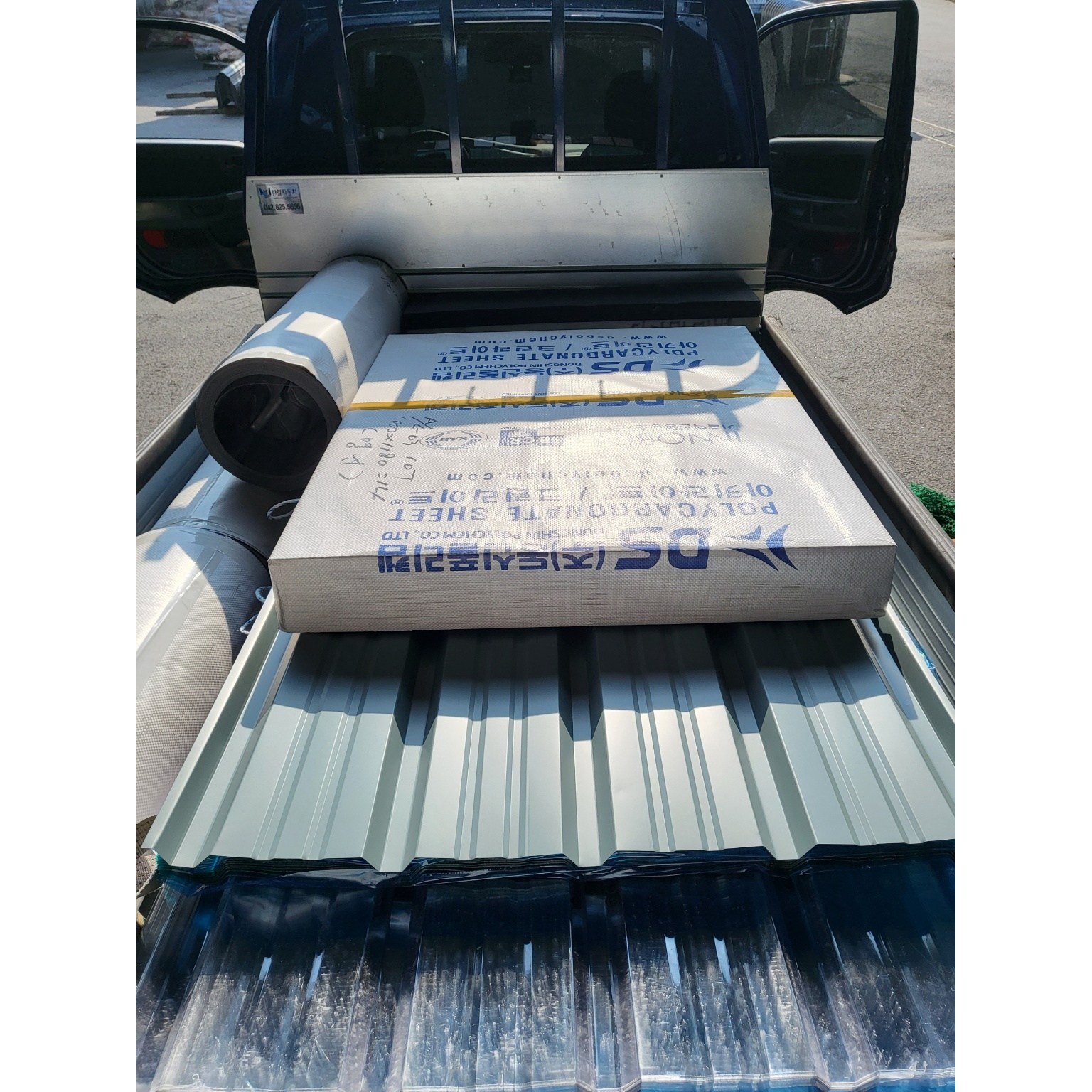 렉산 골판 C63 폴리카보네이트 국산 PC판 넥산 지붕 슬레이트 700X1800, 브라운, 1800mm, 1개 상세 이미지 1